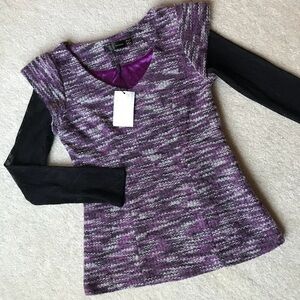 💋FREE w/Purchase💋 THREE SEASON’s fitted top with lace sleeves